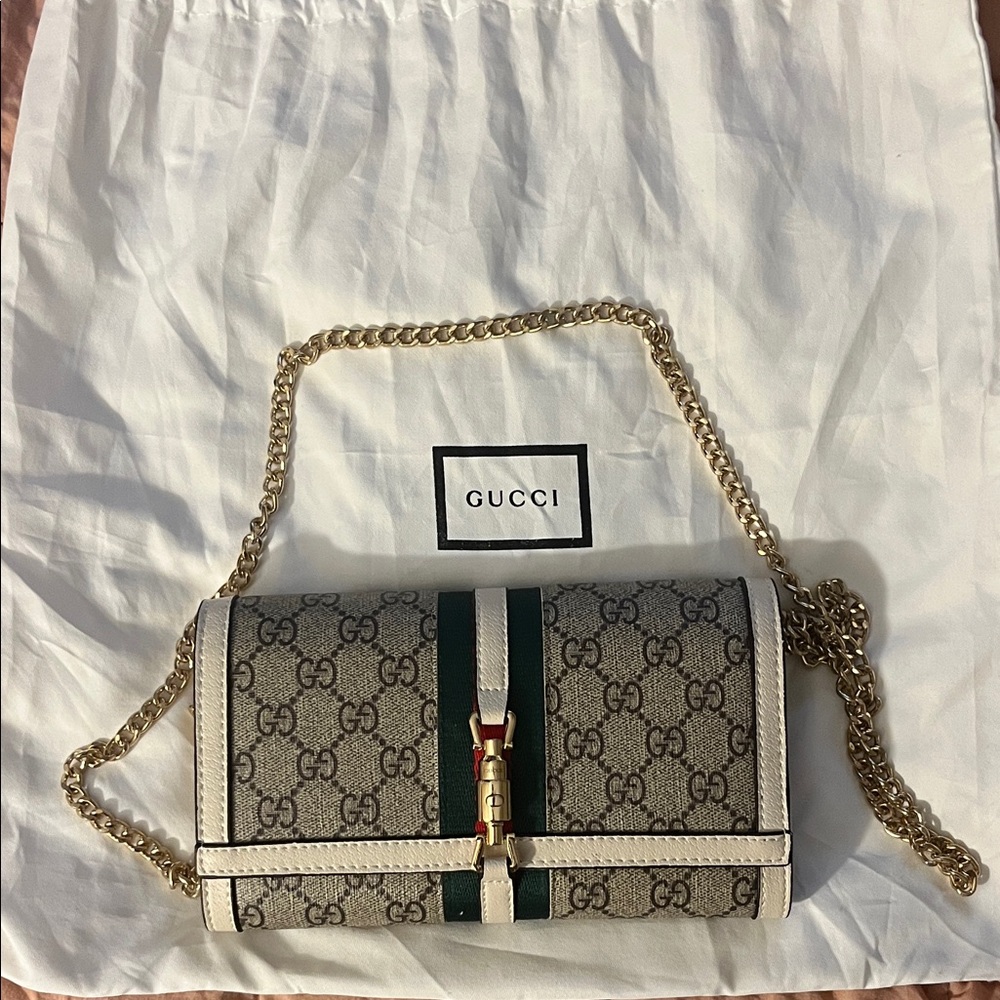Gucci Beige GG Supreme Crossbody with Green-Red Web and Gold Chain Brand New.